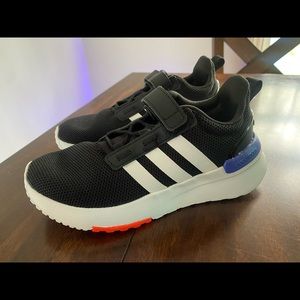 Boys Adidas sneakers size 1.5 US